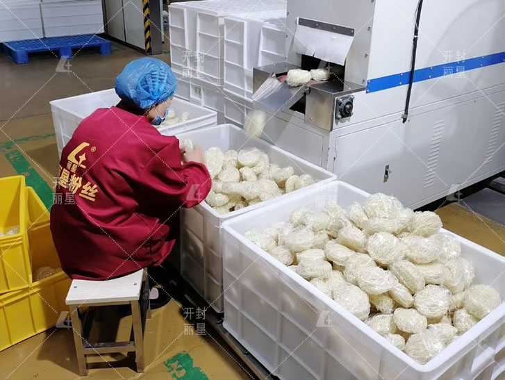 国际人官网机械为宽大“三粉”行业投资者提供多元化方便粉丝机设备