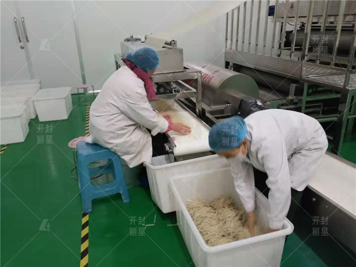 红薯粉条加工机设备图片 粉条机设备厂家国际人官网机械