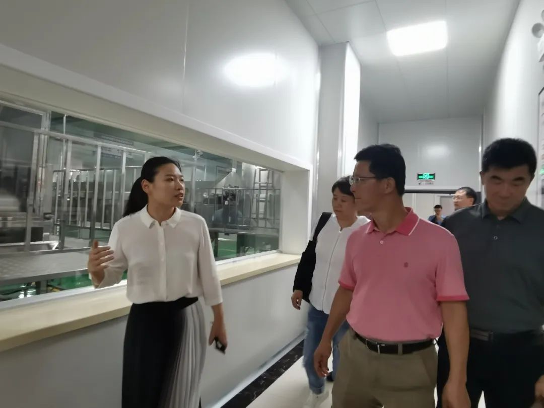 华南理工大学专家组到国际人官网公司调查互换